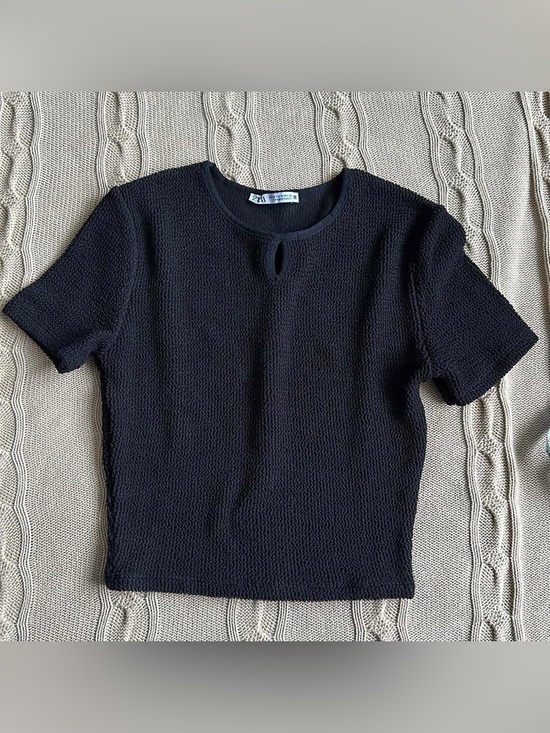 Zara Tops - Zara Textured Black Short Sleeve Blouse Keyhole Neck Top Size M NWOT